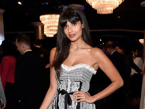 Jameela Jamil Showed Off Her Stretch Marks in an。